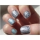 Crack Nagellak werkt als volgt:
<br>
Stap 1. Lak je nagels met een normale nagellak<br>
Stap 2. Lak vervolgens de CRACK nagellak<br>
Stap 3. Lak af met een blanke lak<br>
